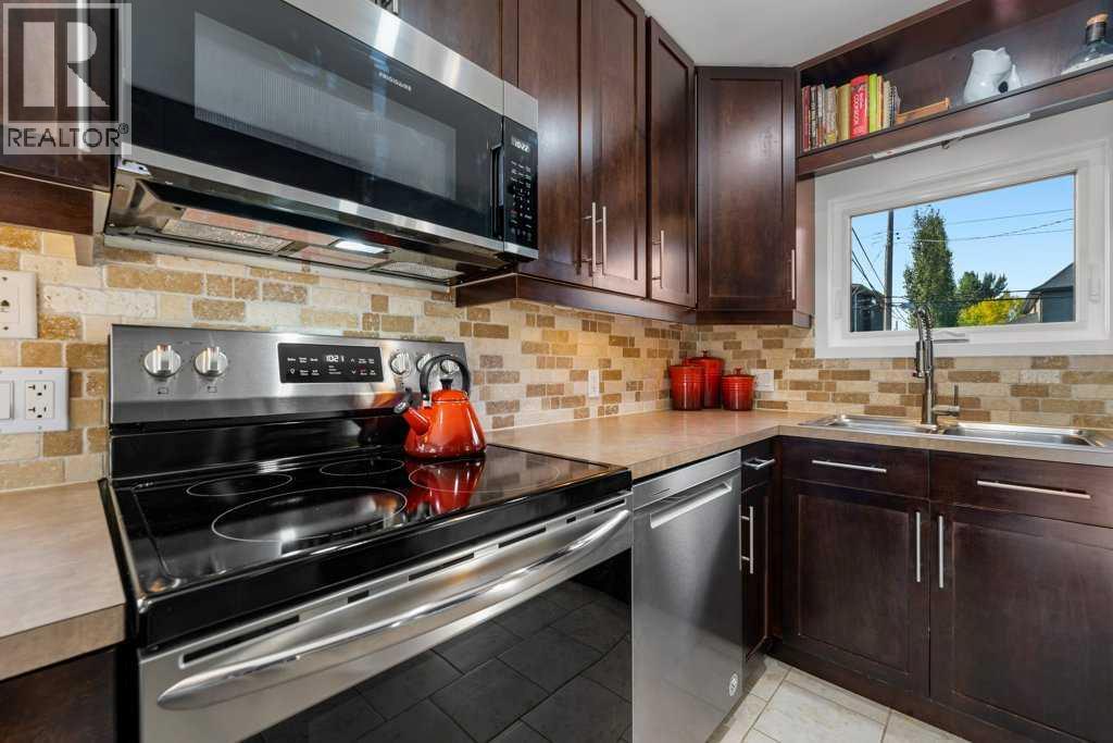 Single Family House Bungalow for Sale in   Avenue NE Renfrew Calgary 