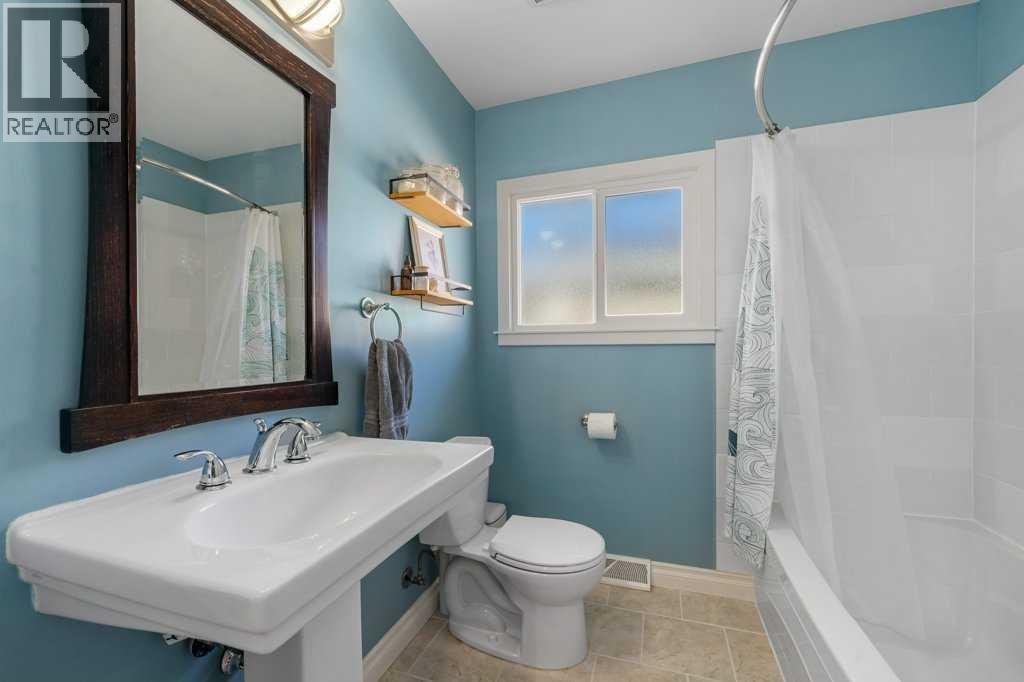 Single Family House Bungalow for Sale in   Avenue NE Renfrew Calgary 