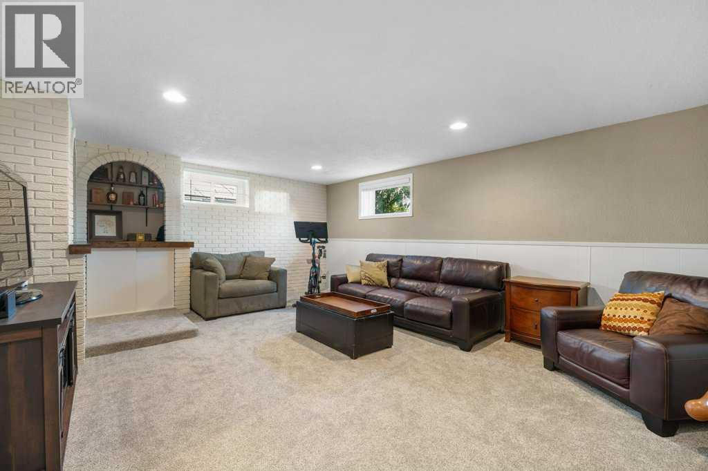 Single Family House Bungalow for Sale in   Avenue NE Renfrew Calgary 