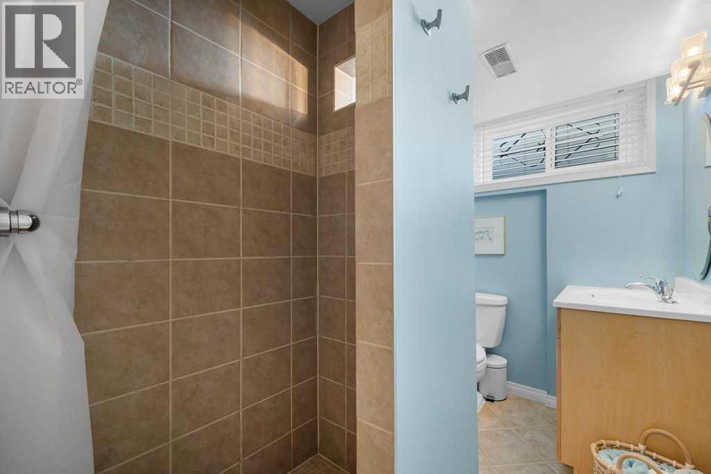 Single Family House Bungalow for Sale in   Avenue NE Renfrew Calgary 