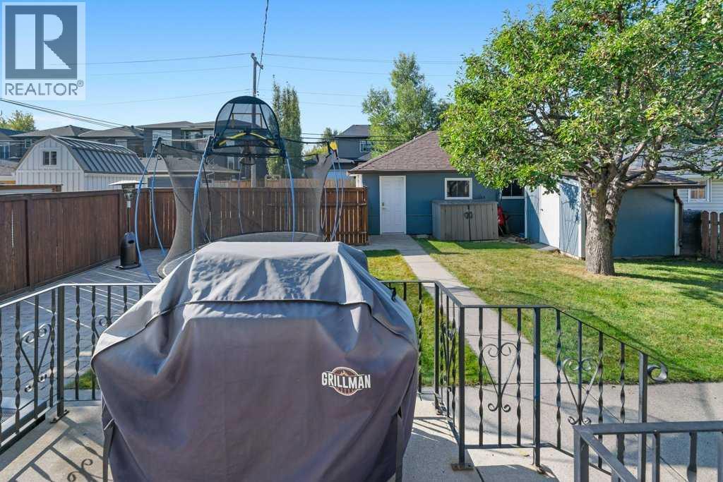 Single Family House Bungalow for Sale in   Avenue NE Renfrew Calgary 