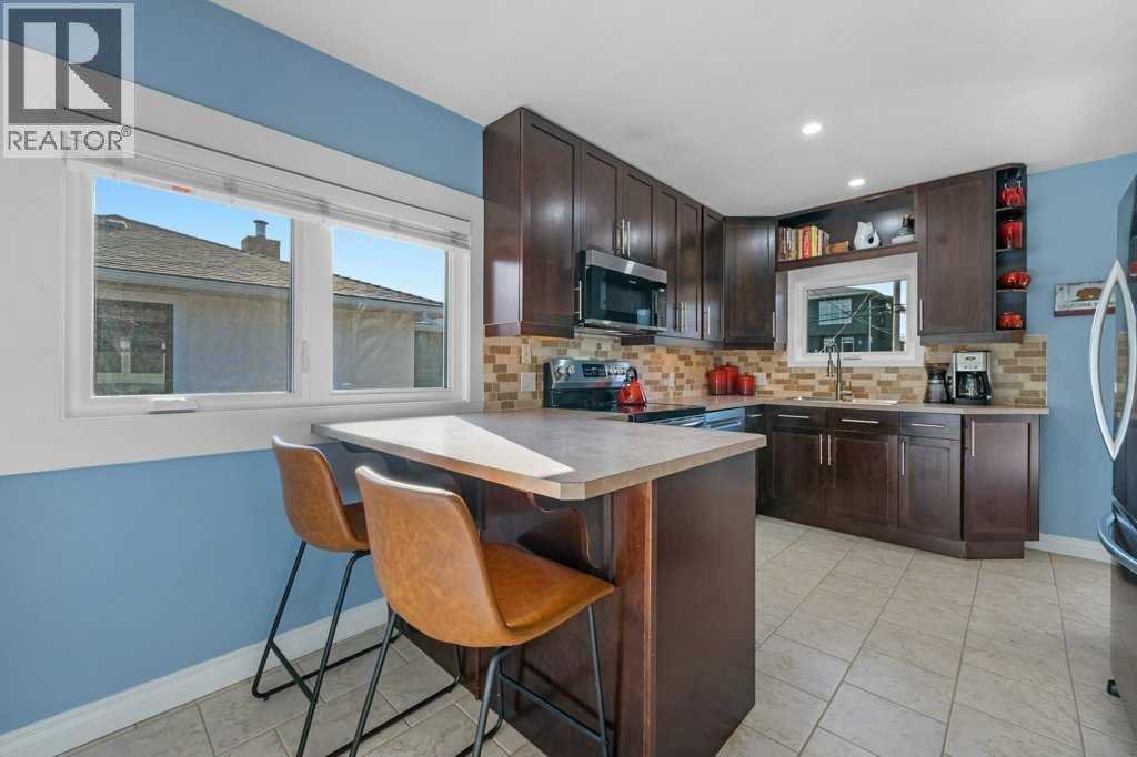 Single Family House Bungalow for Sale in   Avenue NE Renfrew Calgary 