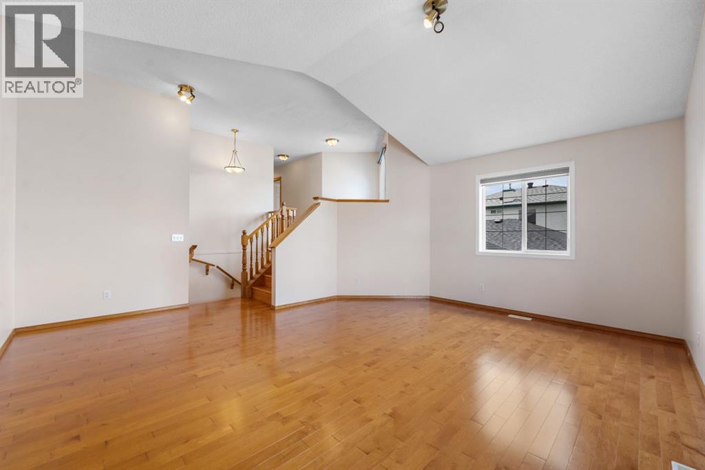 Single Family House for Sale in  Taracove Crescent NE Taradale Calgary 