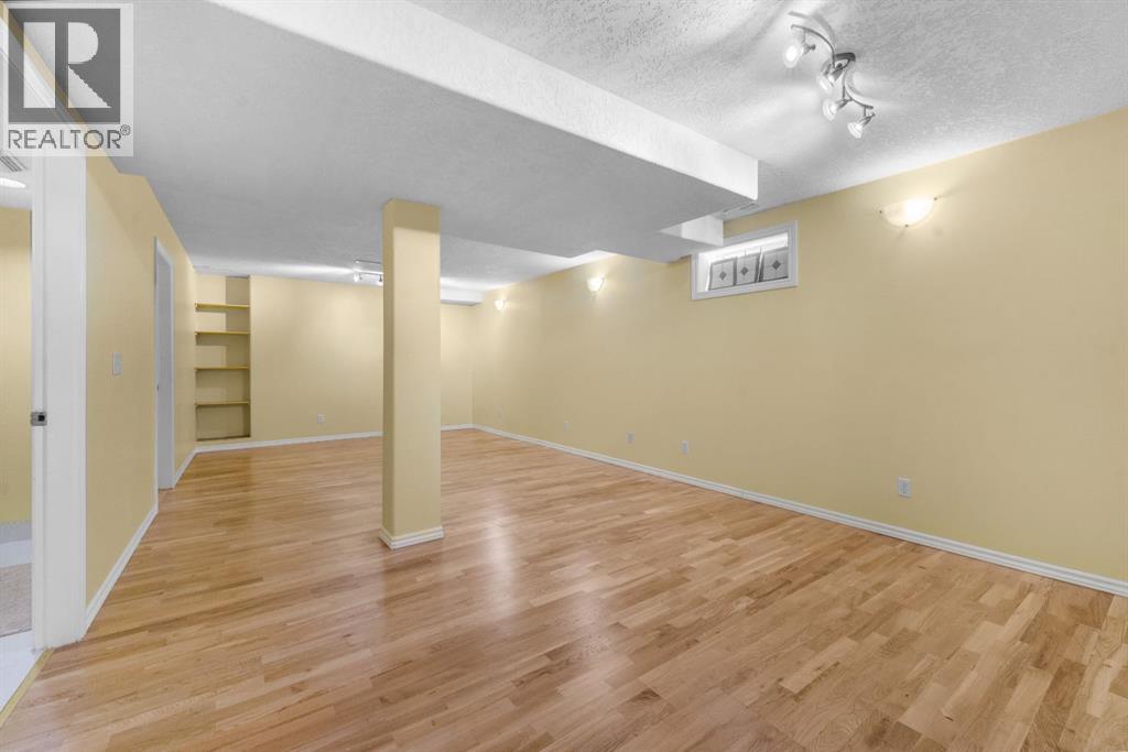 Single Family House for Sale in  Taracove Crescent NE Taradale Calgary 