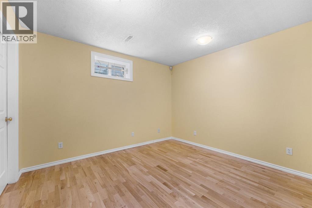 Single Family House for Sale in  Taracove Crescent NE Taradale Calgary 
