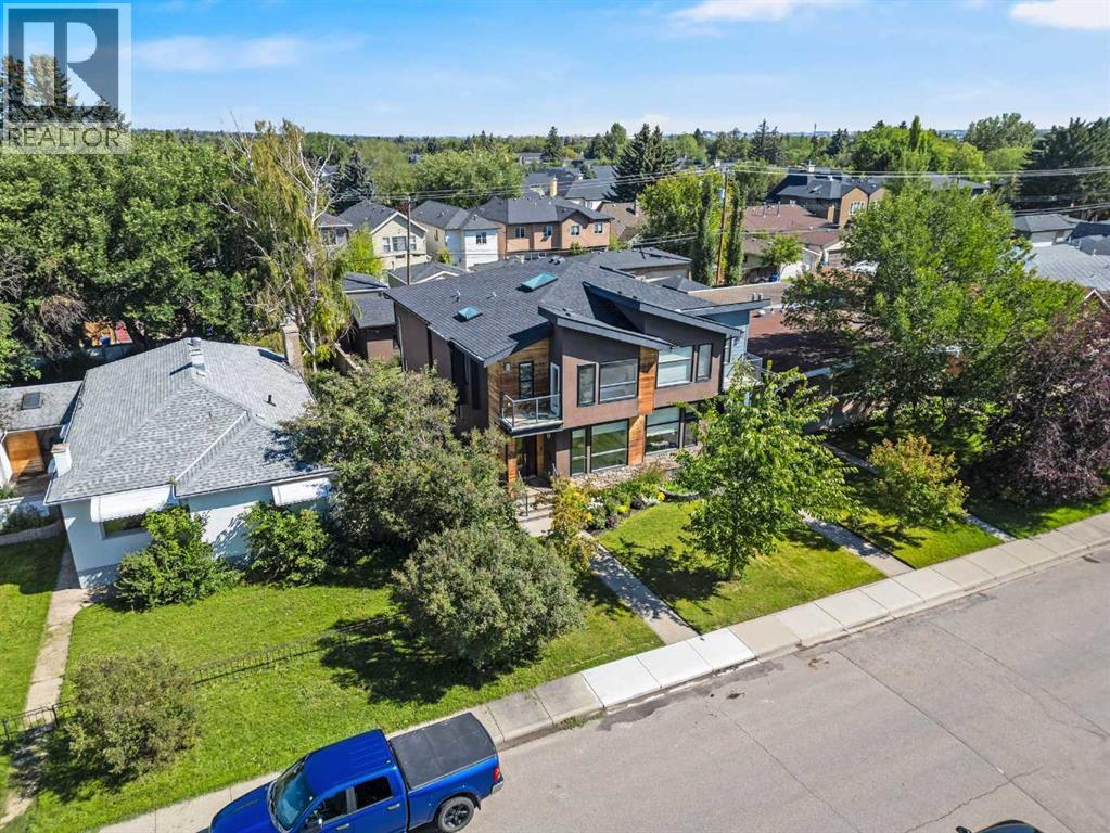 Single Family House for Sale in   Avenue NW Mount Pleasant Calgary 