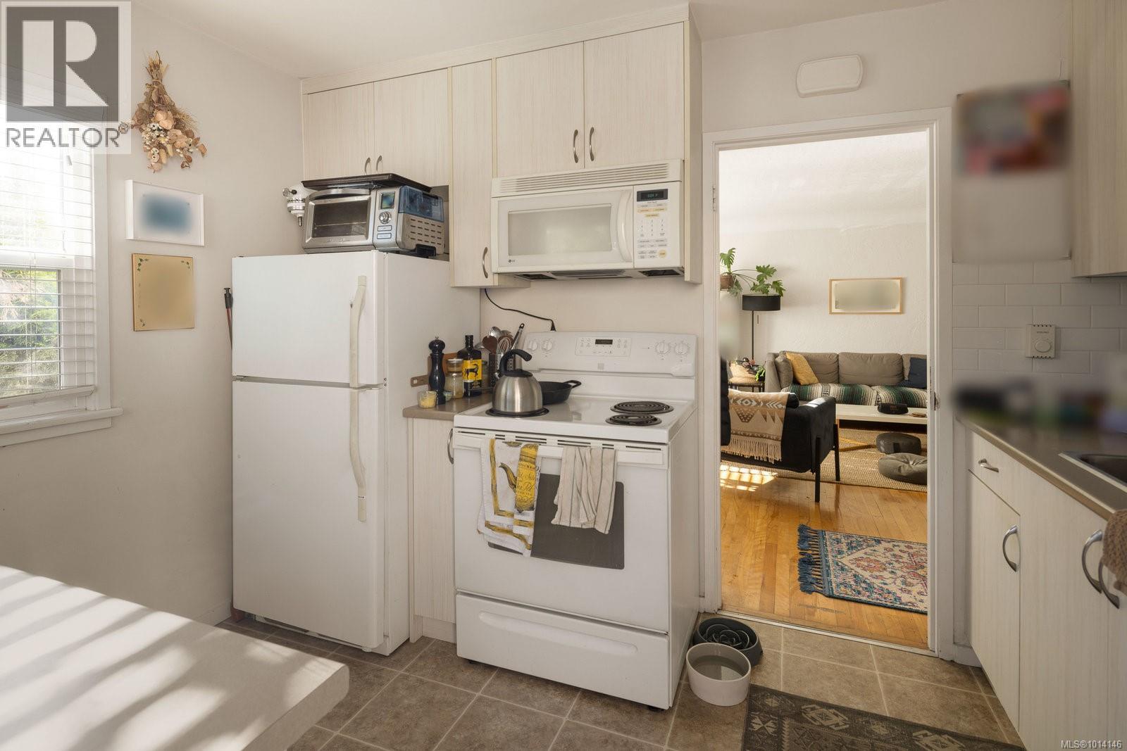 1502-1508 Davie St, Victoria