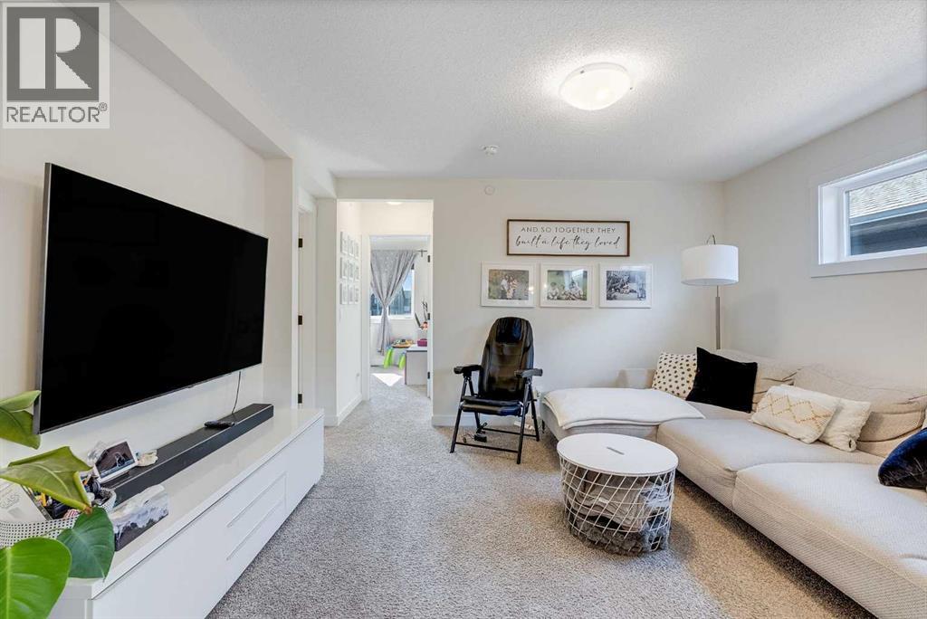 Single Family House for Sale in  Lucas Crescent NW Livingston Calgary 
