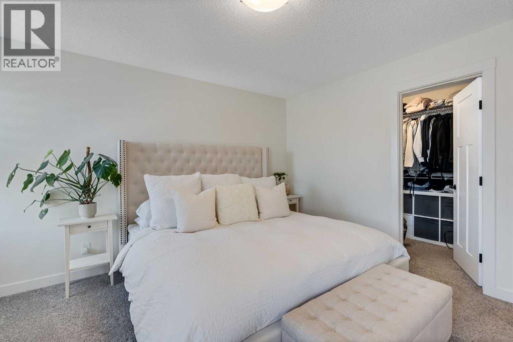 Single Family House for Sale in  Lucas Crescent NW Livingston Calgary 