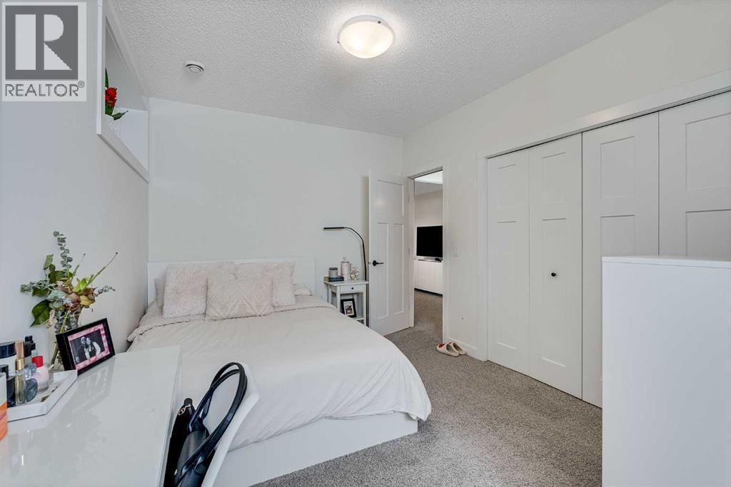Single Family House for Sale in  Lucas Crescent NW Livingston Calgary 