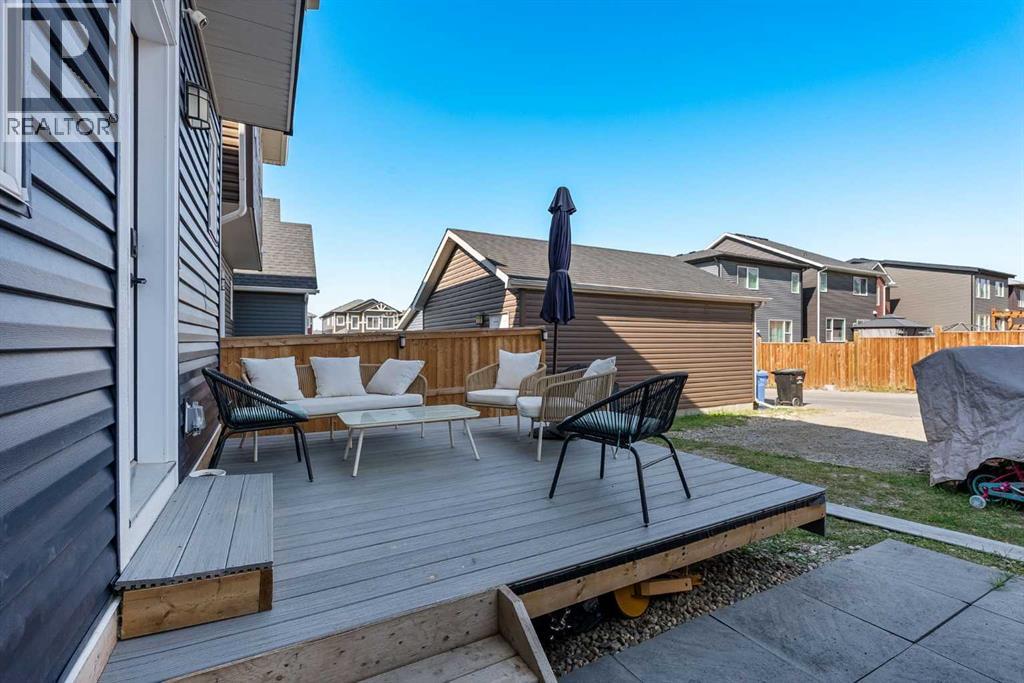 Single Family House for Sale in  Lucas Crescent NW Livingston Calgary 