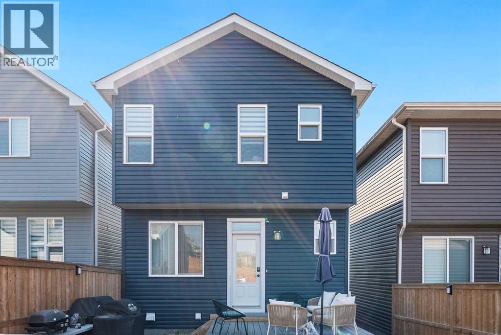 Single Family House for Sale in  Lucas Crescent NW Livingston Calgary 