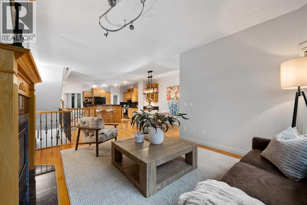 Single Family House for Sale in   Avenue NW West Hillhurst Calgary 