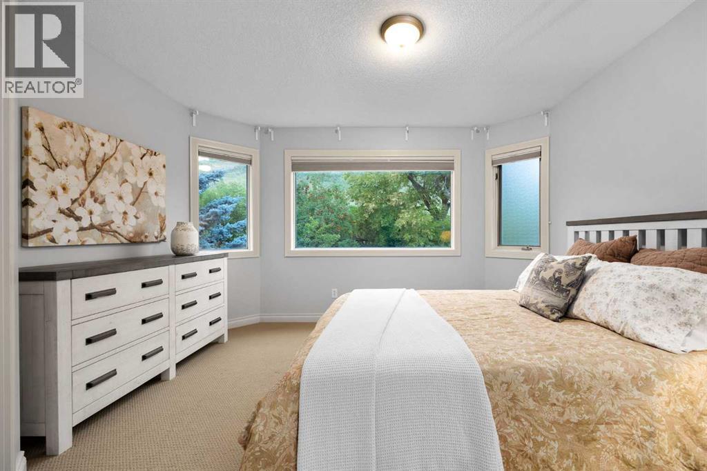 2540 7 Avenue NW, Calgary, Alberta