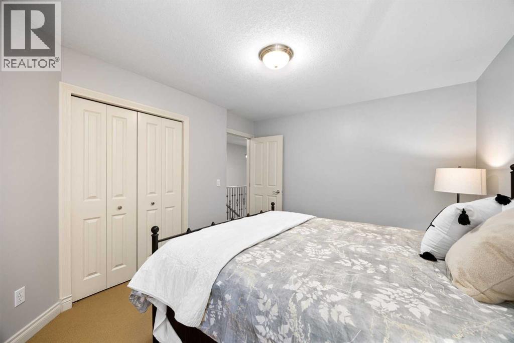 Single Family House for Sale in   Avenue NW West Hillhurst Calgary 