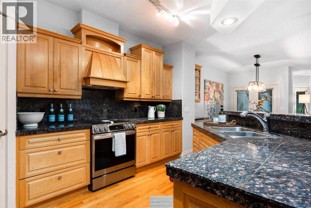 Single Family House for Sale in   Avenue NW West Hillhurst Calgary 