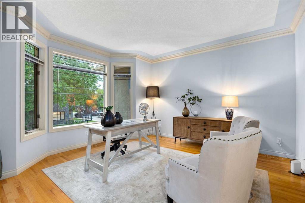 Single Family House for Sale in   Avenue NW West Hillhurst Calgary 