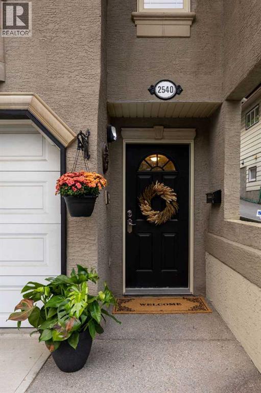 Single Family House for Sale in   Avenue NW West Hillhurst Calgary 