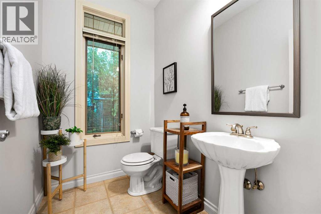Single Family House for Sale in   Avenue NW West Hillhurst Calgary 