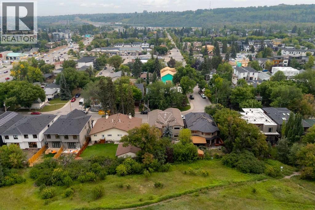Single Family House for Sale in   Avenue NW West Hillhurst Calgary 