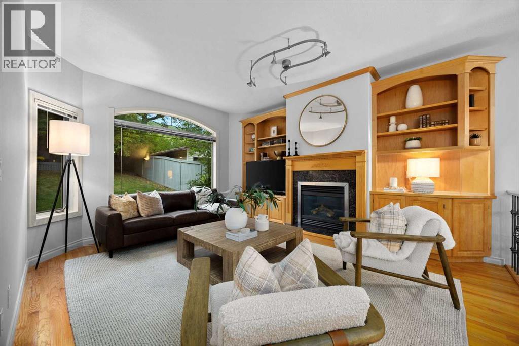 Single Family House for Sale in   Avenue NW West Hillhurst Calgary 
