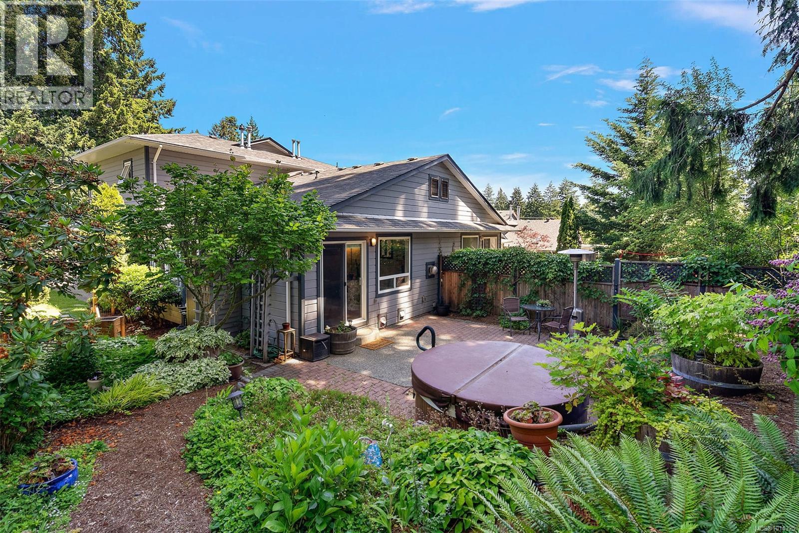 3224 Hillwood Rd, Duncan