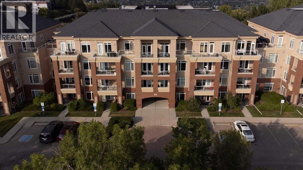 Single Family House for Sale in   Hemlock Crescent Spruce Cliff Calgary 