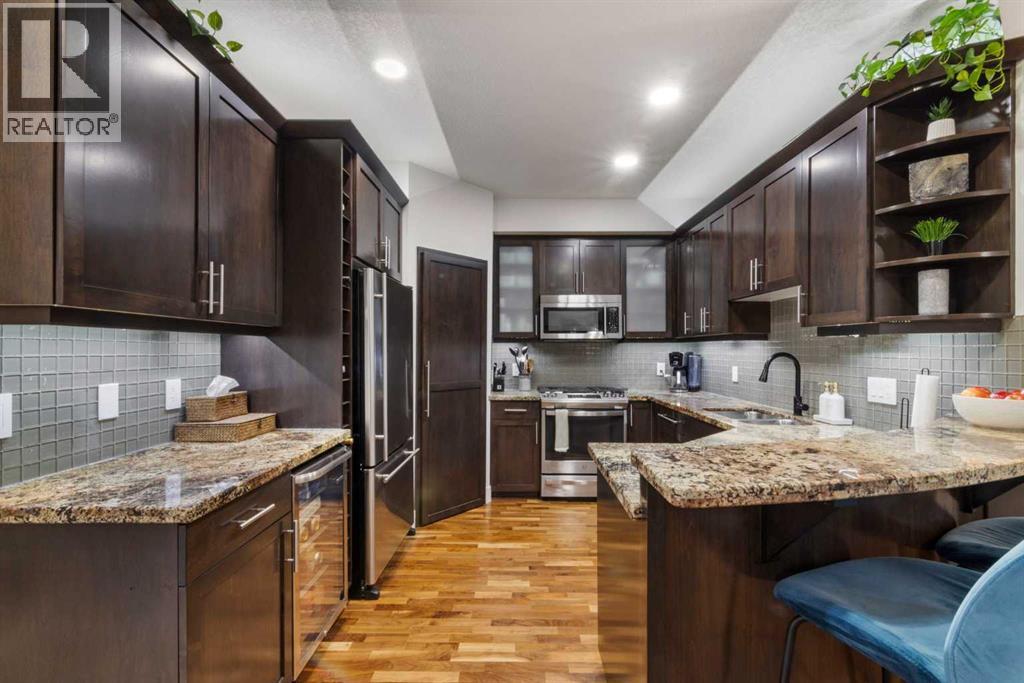 Single Family House for Sale in   Hemlock Crescent Spruce Cliff Calgary 
