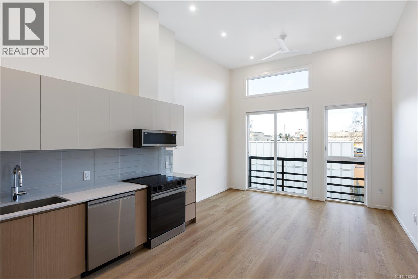 204 2374 Oakville Avenue, Sidney