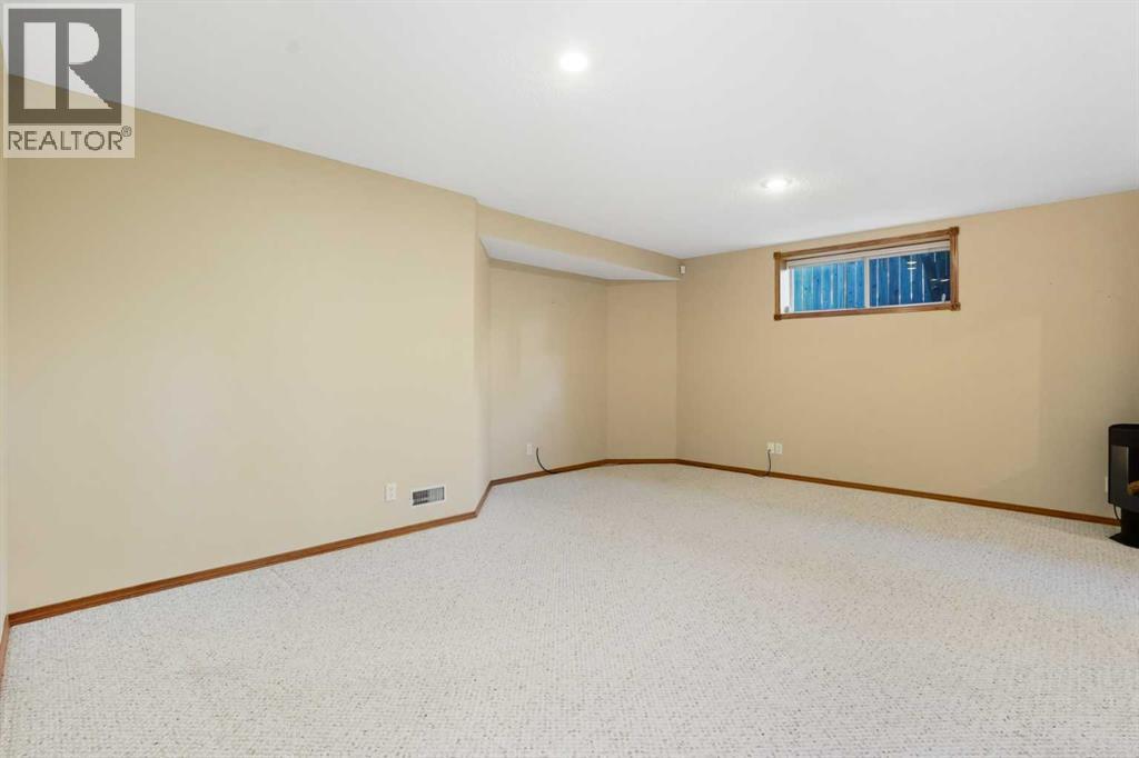 12 Bow Way, Cochrane