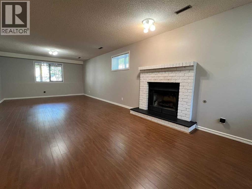 Single Family House Bi-level for Sale in  Harvest Glen Rise NE Harvest Hills Calgary 