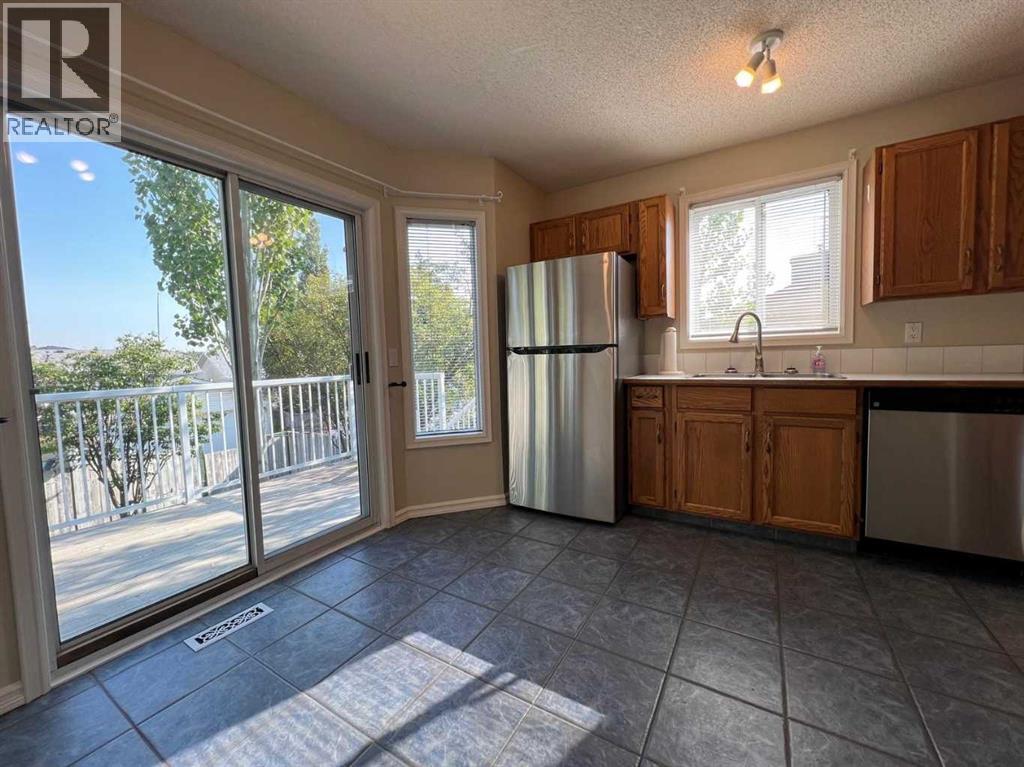 Single Family House Bi-level for Sale in  Harvest Glen Rise NE Harvest Hills Calgary 