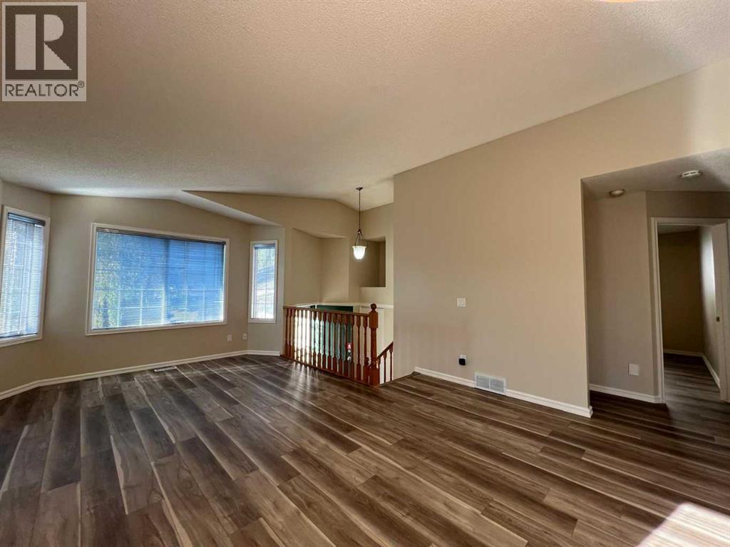 Single Family House Bi-level for Sale in  Harvest Glen Rise NE Harvest Hills Calgary 