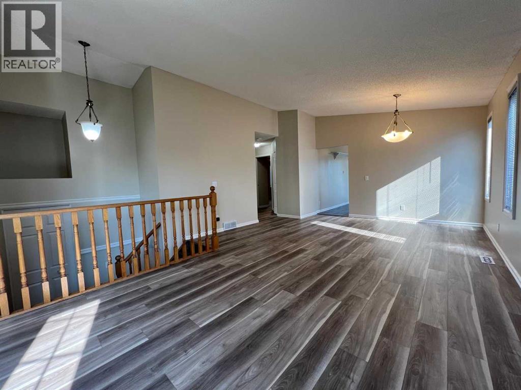 Single Family House Bi-level for Sale in  Harvest Glen Rise NE Harvest Hills Calgary 