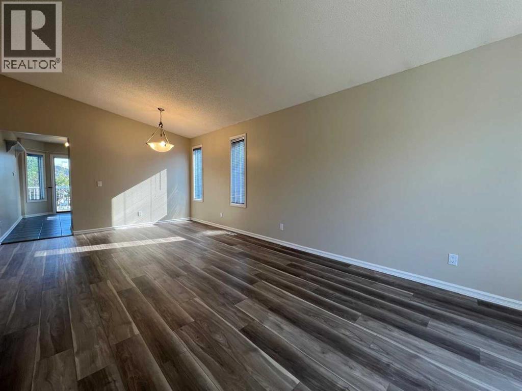 Single Family House Bi-level for Sale in  Harvest Glen Rise NE Harvest Hills Calgary 