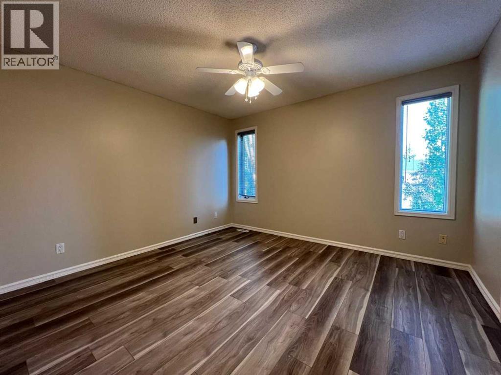 Single Family House Bi-level for Sale in  Harvest Glen Rise NE Harvest Hills Calgary 