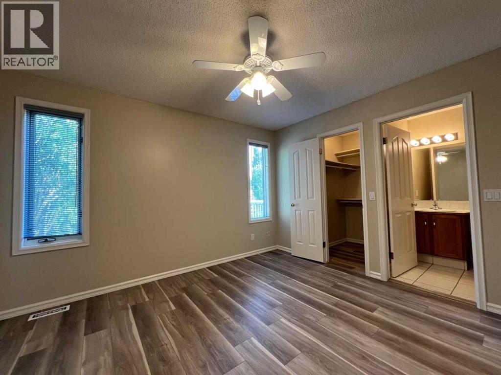 Single Family House Bi-level for Sale in  Harvest Glen Rise NE Harvest Hills Calgary 