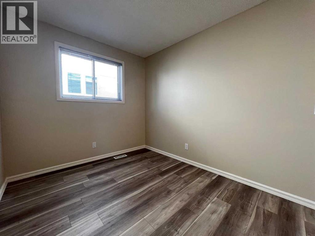 Single Family House Bi-level for Sale in  Harvest Glen Rise NE Harvest Hills Calgary 