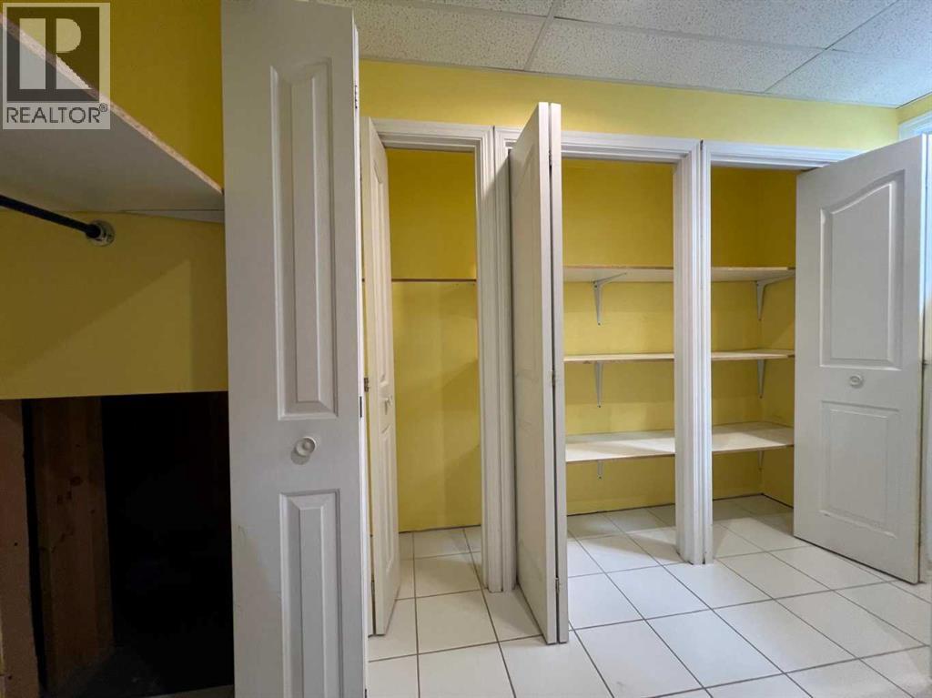 Single Family House Bi-level for Sale in  Harvest Glen Rise NE Harvest Hills Calgary 