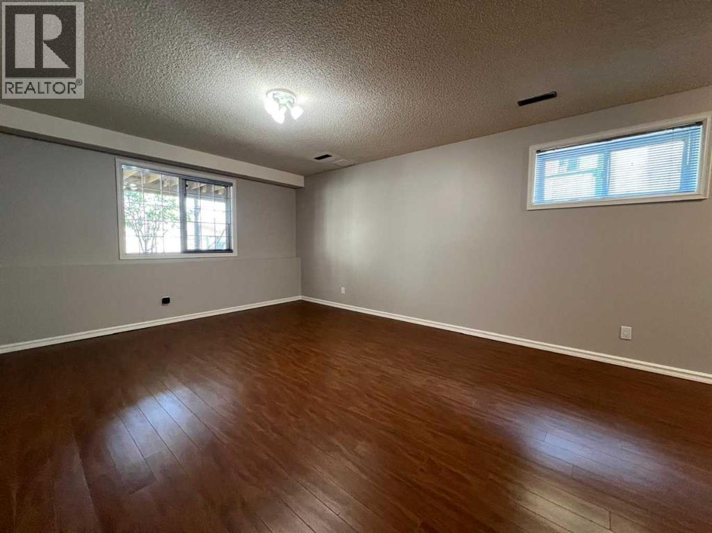 Single Family House Bi-level for Sale in  Harvest Glen Rise NE Harvest Hills Calgary 