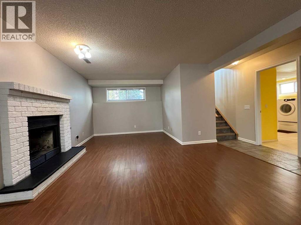 Single Family House Bi-level for Sale in  Harvest Glen Rise NE Harvest Hills Calgary 
