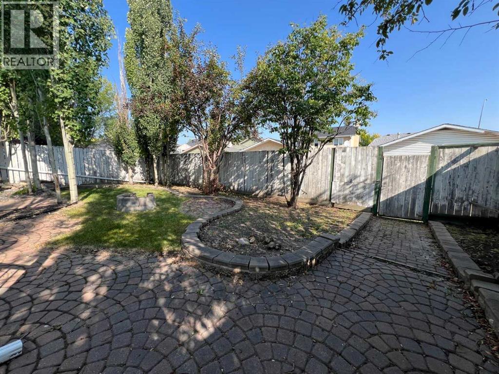 Single Family House Bi-level for Sale in  Harvest Glen Rise NE Harvest Hills Calgary 