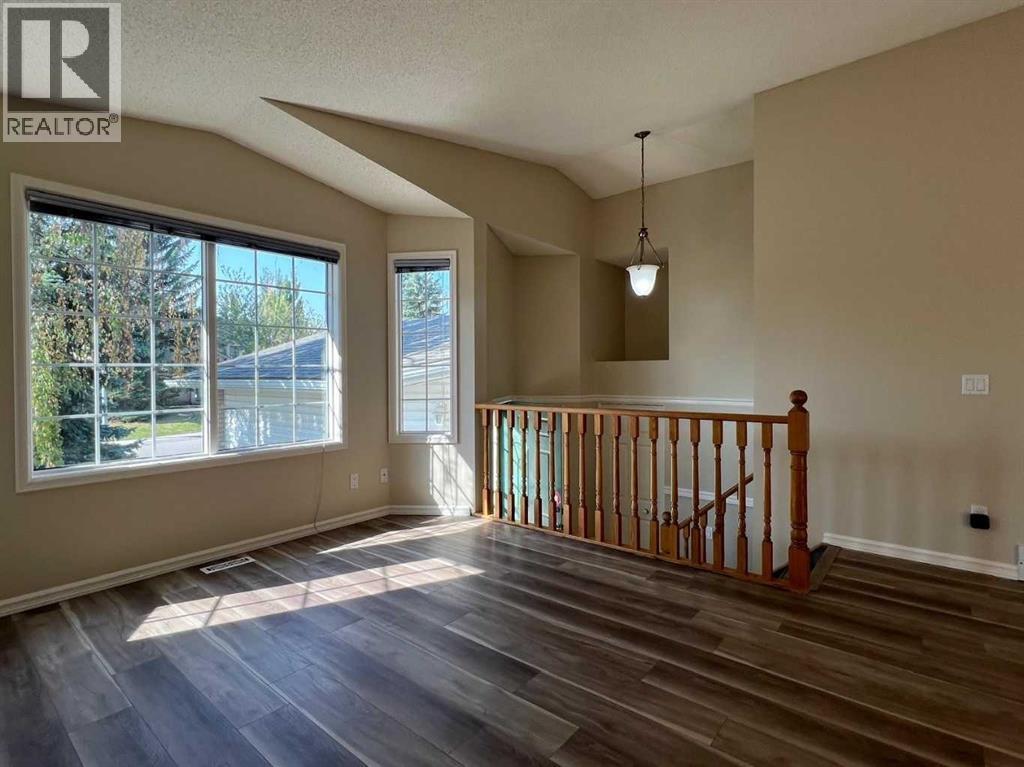 Single Family House Bi-level for Sale in  Harvest Glen Rise NE Harvest Hills Calgary 