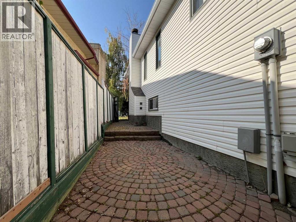 Single Family House Bi-level for Sale in  Harvest Glen Rise NE Harvest Hills Calgary 