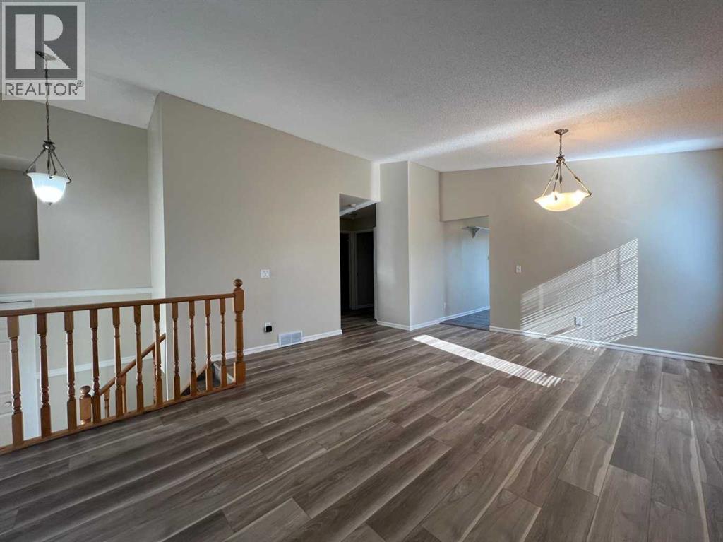 Single Family House Bi-level for Sale in  Harvest Glen Rise NE Harvest Hills Calgary 