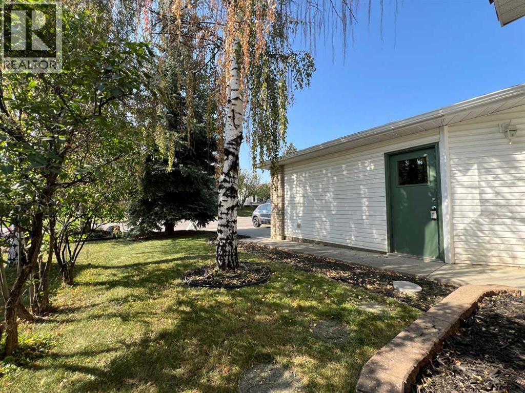 Single Family House Bi-level for Sale in  Harvest Glen Rise NE Harvest Hills Calgary 
