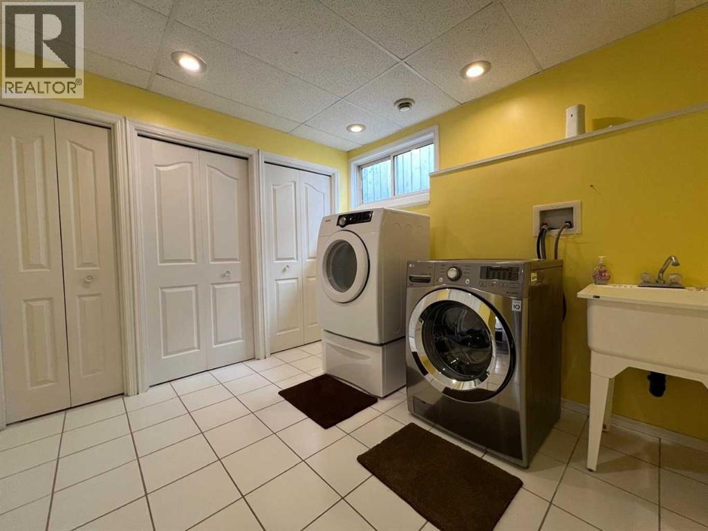 Single Family House Bi-level for Sale in  Harvest Glen Rise NE Harvest Hills Calgary 
