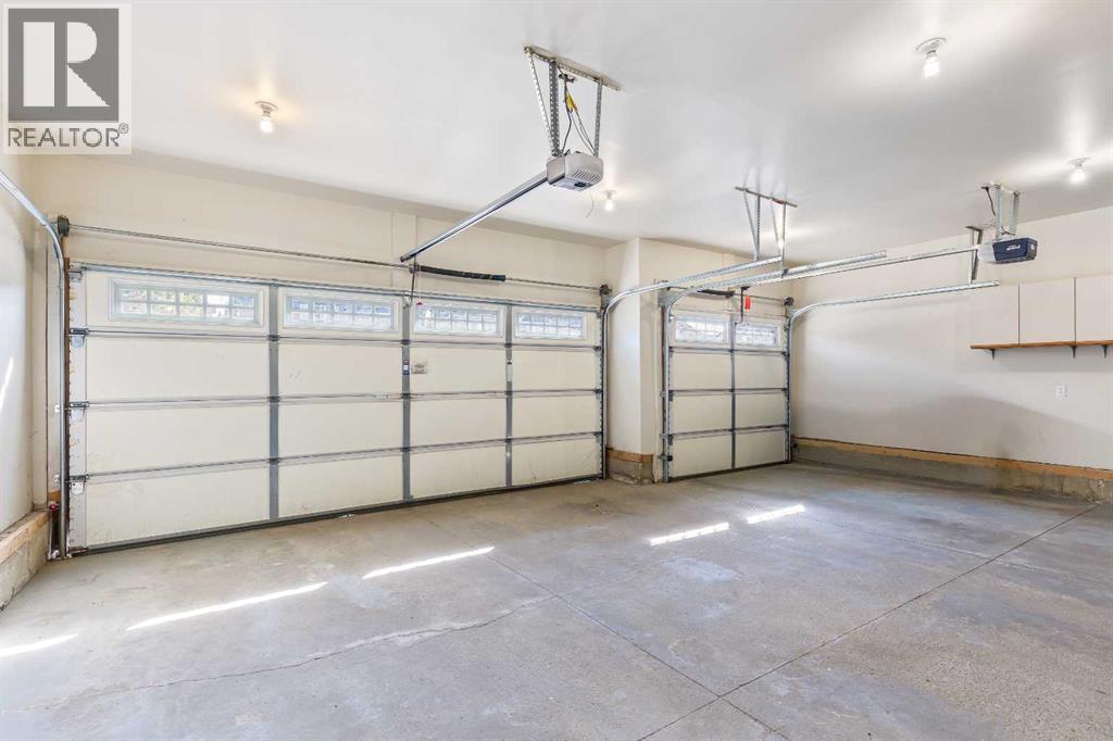 68 Elmont Court SW, Calgary, Alberta