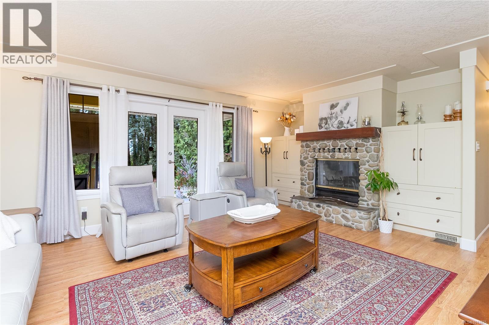  1896 Martin Place, Duncan