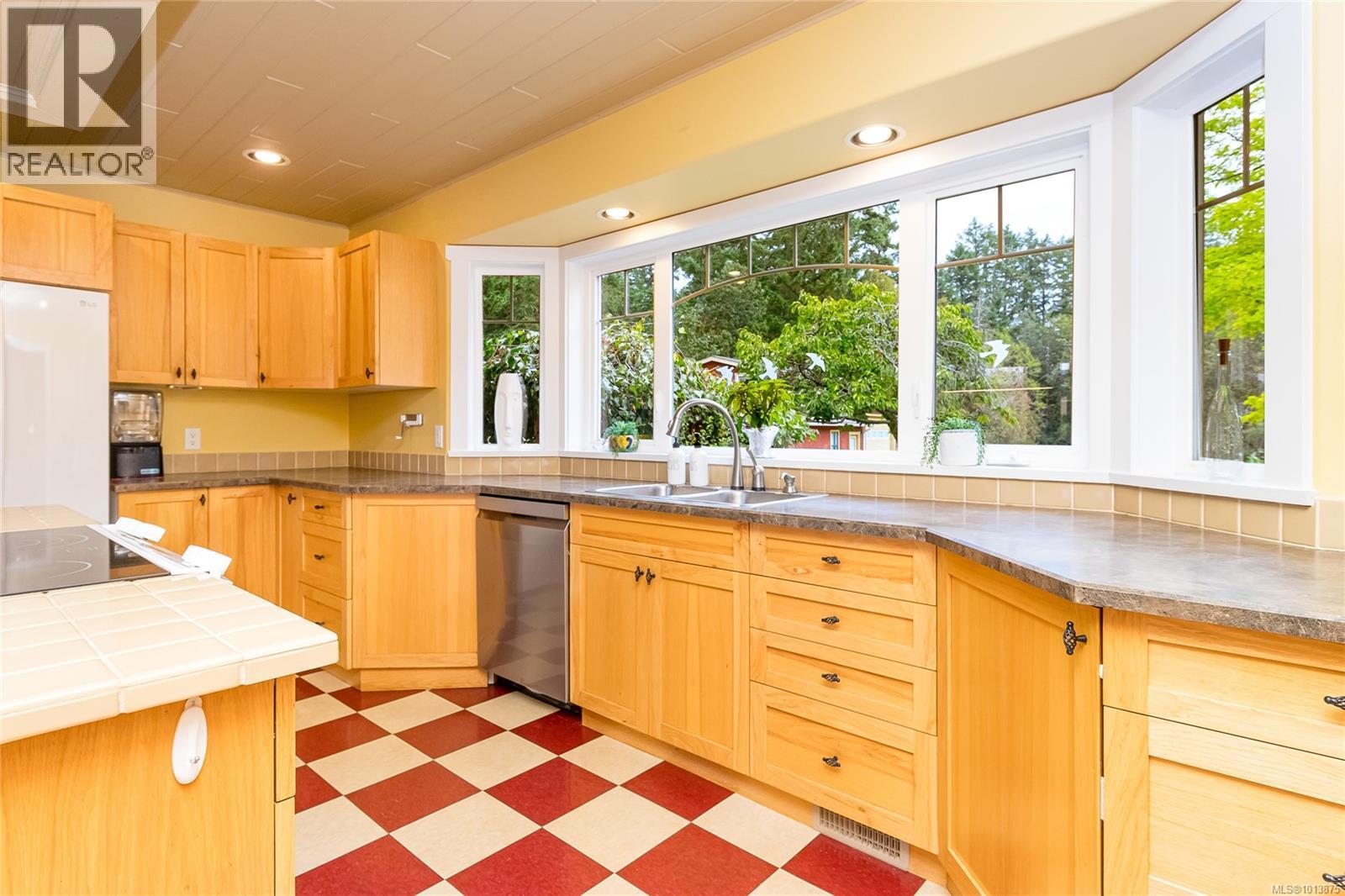  1896 Martin Place, Duncan
